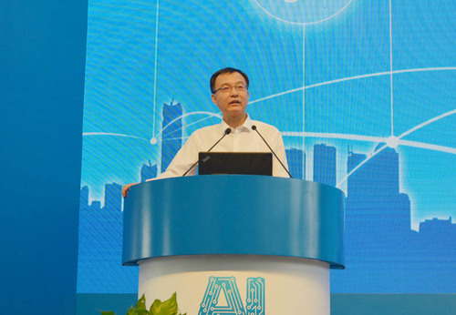 上海市委常委、常务副市长周波出席峰会并致辞