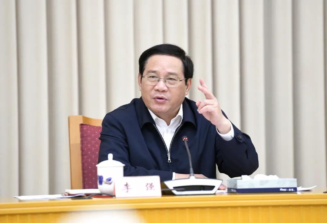 这些专家被请进市委建言疫情防控,李强,龚正认真倾听