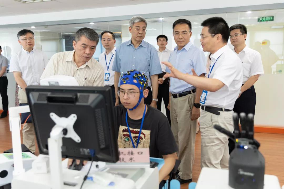 上海科技党建-加快科改“25条”落地落实!尹弘副书记调研了这两家机构