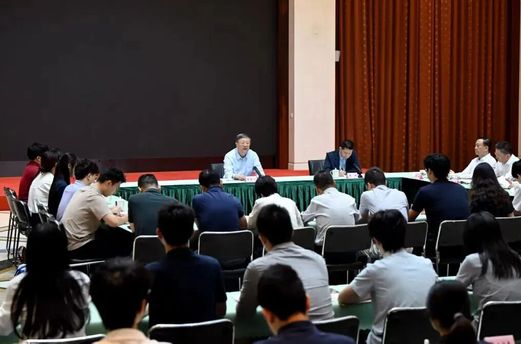 聚焦基础研究主题，陈吉宁为复旦大学师生代表作形势与政策报告